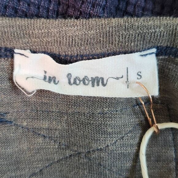 In Loom Charcoal Gray Colorblock Oversized Waffle Knit Henley Top NWT Size Small - Picture 8 of 11